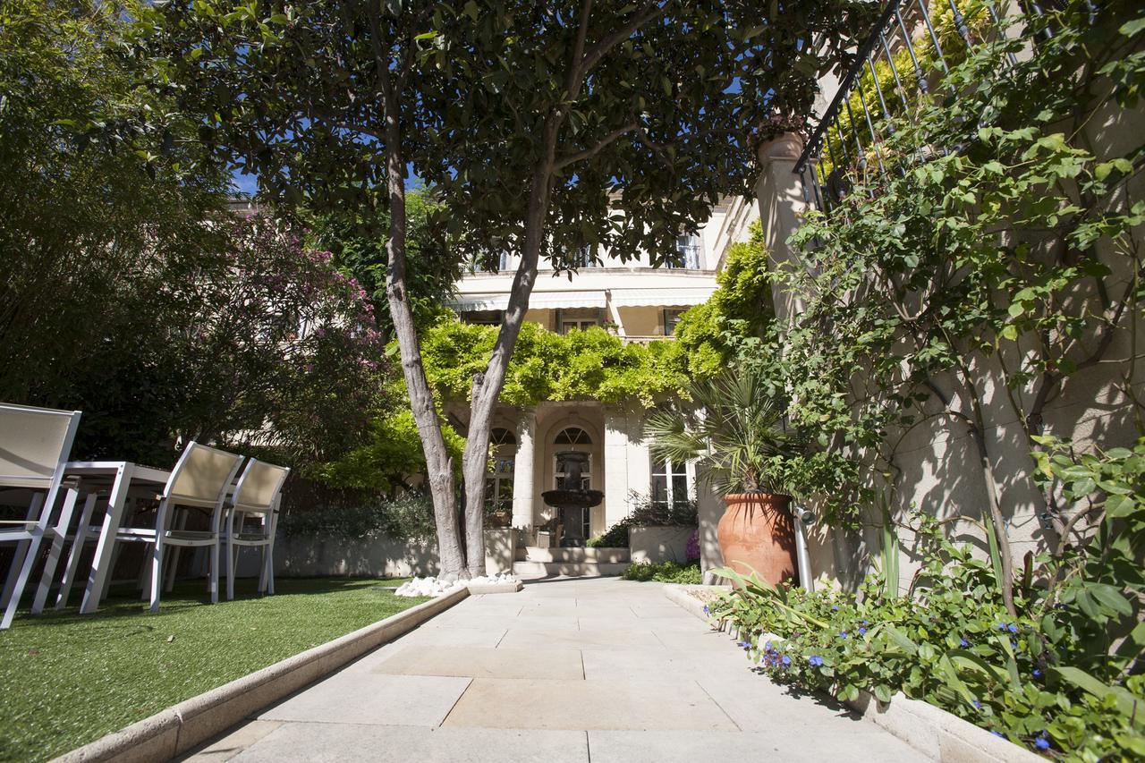 Cinq & Sept Hotel Roujan Exterior photo