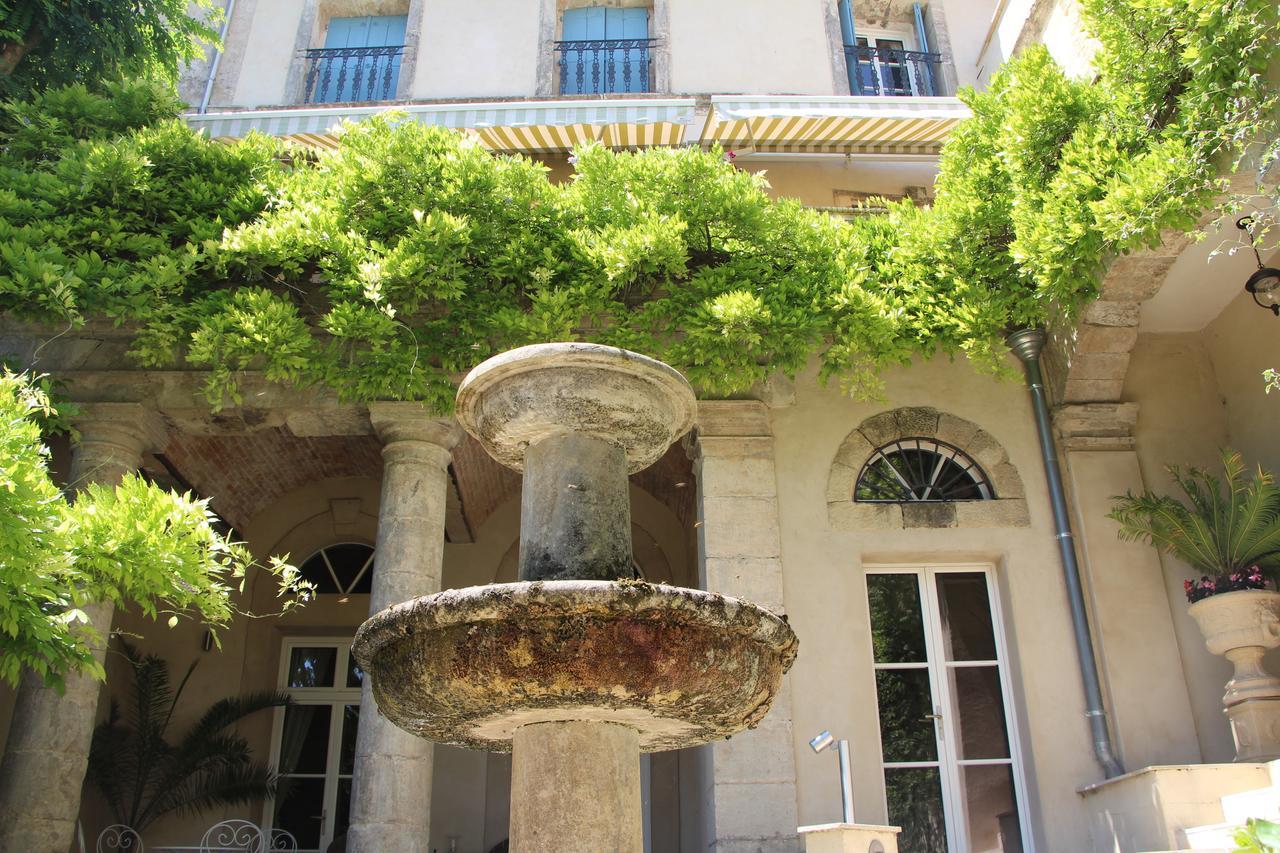 Cinq & Sept Hotel Roujan Exterior photo